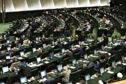 4 سوال از وزیر اقتصاد در مجلس اعلام وصول شد