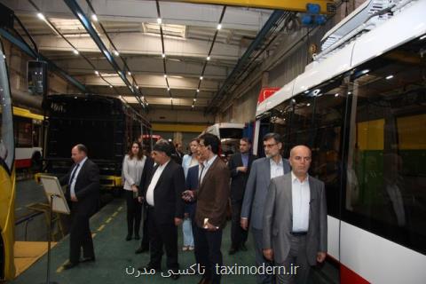 بازدید هیات پارلمانی ایران از خط تولید اتوبوس برقی بلاروس